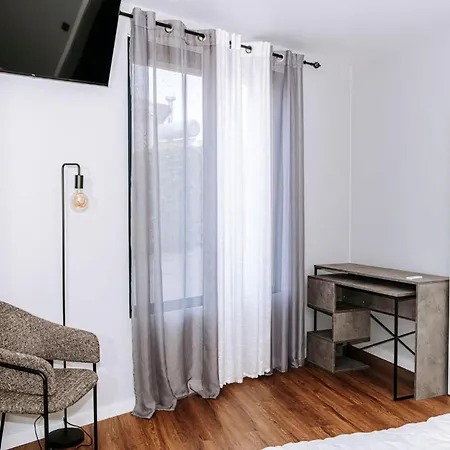 Ferienhaus Dark Yellow