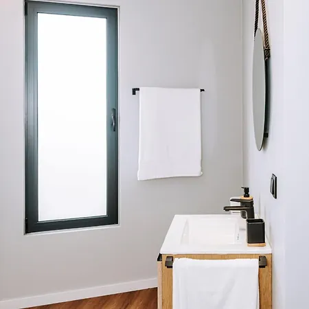 Casa de Férias Dark Yellow Ponta do Sol (Madeira)