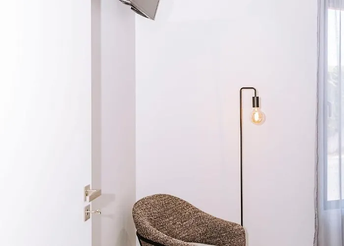 別荘 Dark Yellow ポンタ・ド・ソル